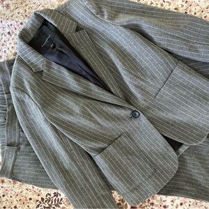 Banana Republic grey Pinstripe women’s Suit set